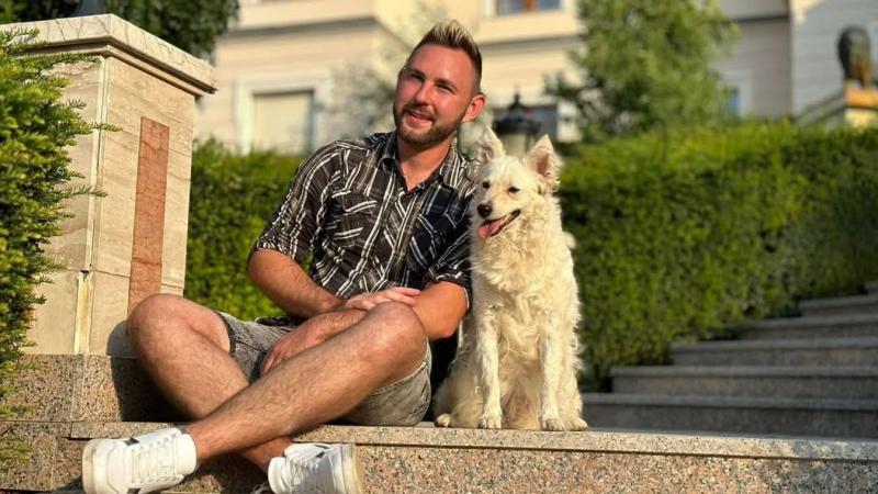 A bronzkoszorús bugaci tenyésztő szerint a mudi igazi hű társ: bármikor kész lenne életét áldozni gazdájáért. A mudi fajtája nem csupán az intelligenciájáról és munkaképességéről ismert, hanem arról a mély kötődésről is, amelyet kialakít az emberrel. A ga