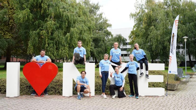 Izmos program a Nyíregyházi Egyetemen: Fedezd fel a dinamizmust és az erőt! (fotókkal)

A Nyíregyházi Egyetem nem csupán a tudományos világ kapuja, hanem a sport és a közösségi élet színtere is. A közelmúltban megrendezett esemény során a résztvevők izgal