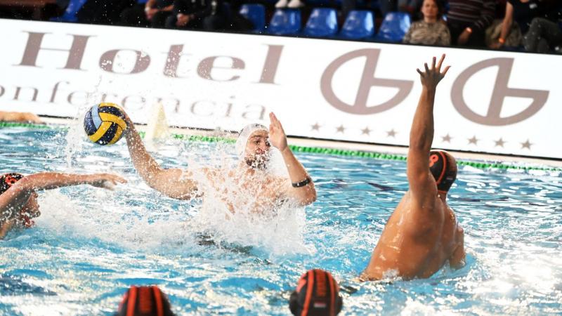 Öt méter hosszú párbajban diadalmaskodott a Szolnoki Dózsa – nézd meg a galériát!