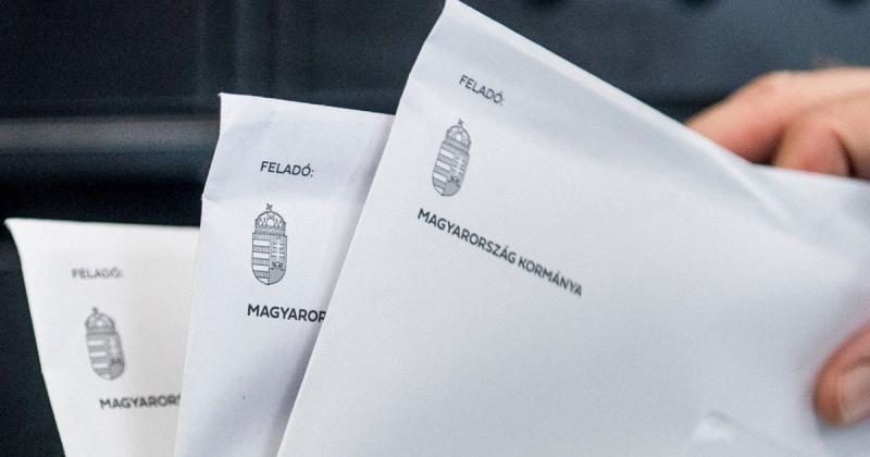 A magyar kormány olyan leveleket küldött, amelyekben buzdítja az erdélyi magyar közösség tagjait, hogy részt vegyenek a választásokon, még akkor is, ha az érintettek már nem élnek.