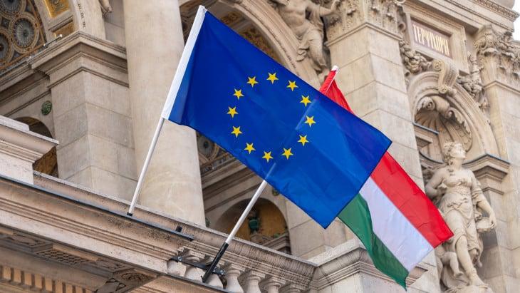 Szakértő: Az Európai Unió rendelkezik egy erőteljes eszközzel Orbán ellen.