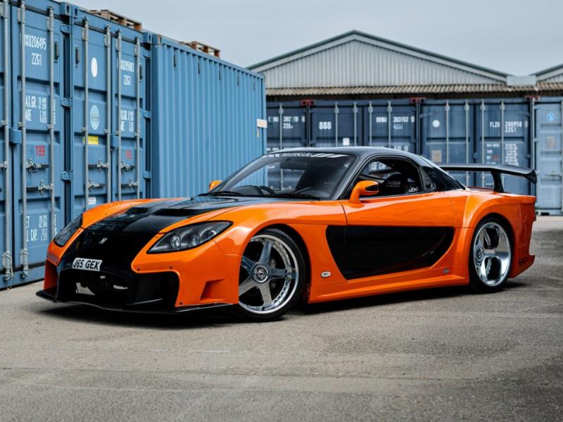 Valóban, ő volt az, aki jól ismerte Hant! A Tokiói Hajsza legendás Mazda RX-7-esének árverezése igencsak megdöbbentő összeget hozott. -- Totalcar
