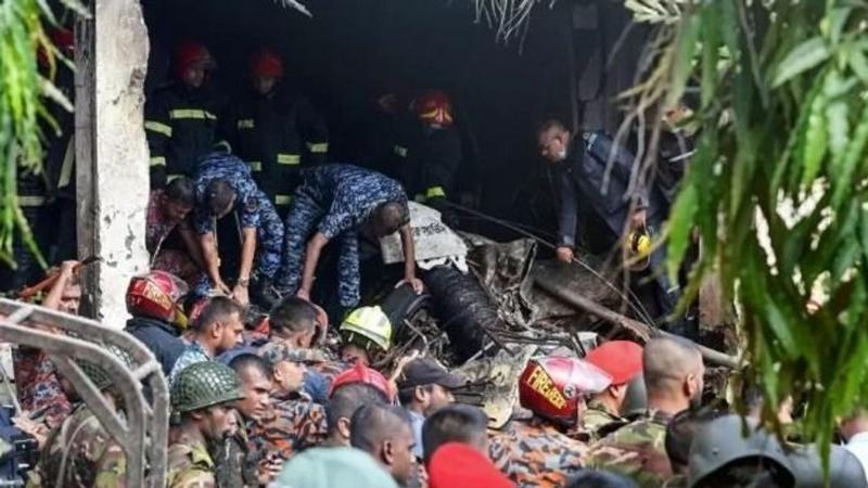Repülőgép baleset történt egy iskola felett – videóval a helyszínről.