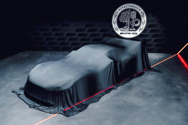 Új versenyautó debütál a Mercedestől!