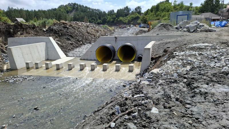 Elindult a Korond-patakot elterelő csőrendszer működése (VIDEÓ)