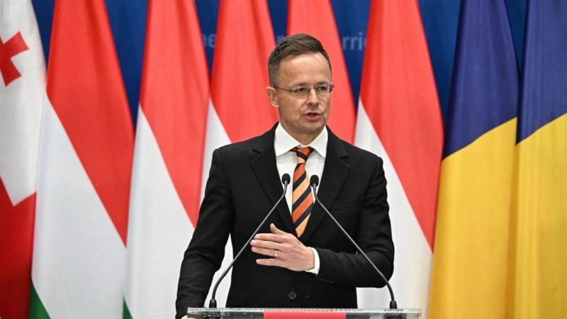 Szijjártó Péter kijelentette, hogy a Suzuki modernizációs beruházása révén Magyarország pozíciója az autóiparban tovább fokozódik. Ez a fejlesztés nemcsak a gazdasági növekedést segíti elő, hanem hozzájárul a fenntarthatóbb jövő építéséhez is.