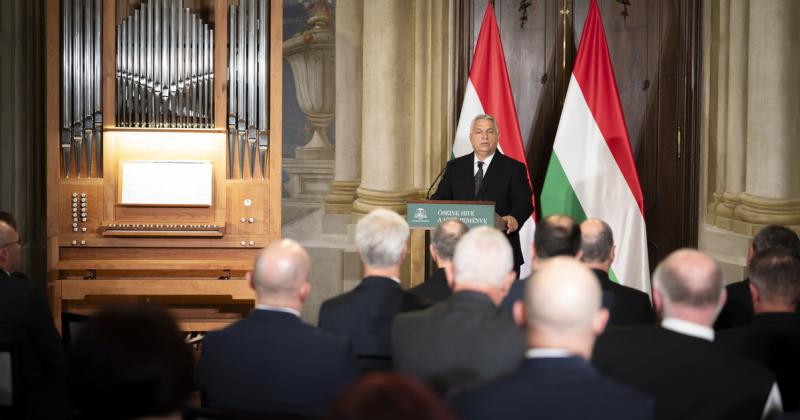 Orbán Viktor: Az egyházi és keresztény értékek ellen irányuló erőfeszítéseket komolyan kell venni, hiszen ezek nem csupán politikai kihívások, hanem alapvető hitünket és kultúránkat is érintik.