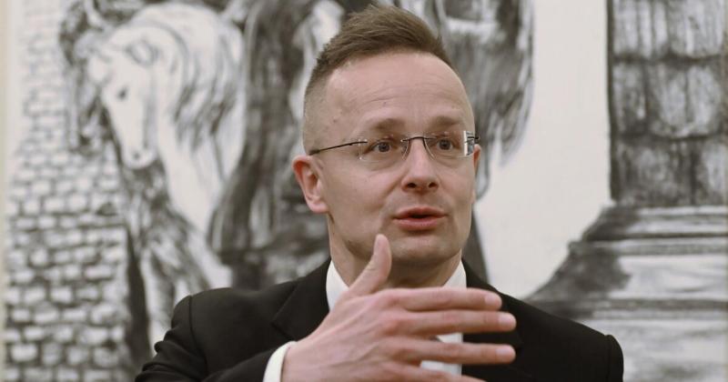 Szijjártó Péter dühét fejezte ki, amikor reagált Donald Tusk kijelentésére, miszerint elfogadható, ha valaki felrobbant egy gázvezetéket. Az esemény komoly vitát generált, és a magyar külügyminiszter határozottan elítélte az ilyen nézeteket.
