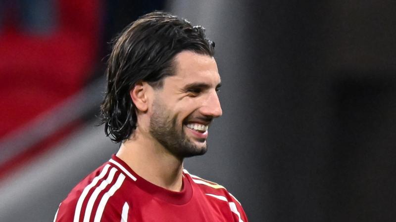 Szoboszlai Dominik kifejtette, hogy Varga Barnabásnak nagy szerepe volt abban, hogy elsajátították: a bíróval való kommunikáció nem javasolt. | M4 Sport
